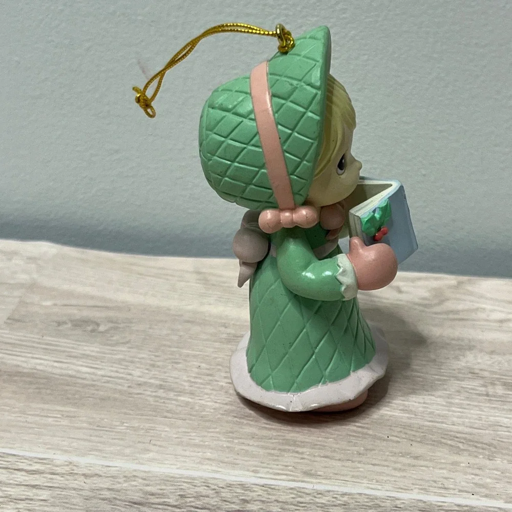 Precious Moments 1995 Caroler Girl Ornament Holding‎ Book Christmas Figurine